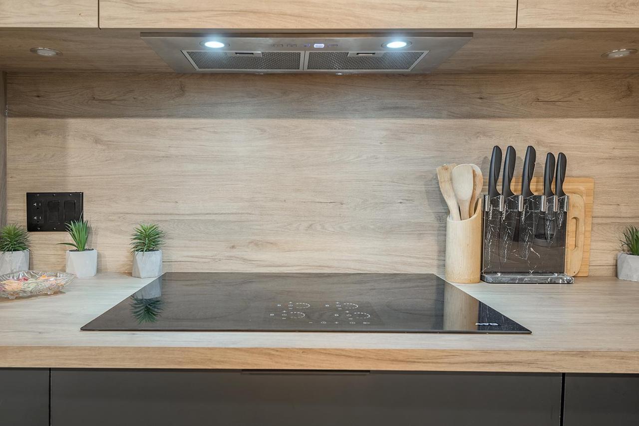 Free Parking Prime Location New Modern Condo Brossard Dış mekan fotoğraf